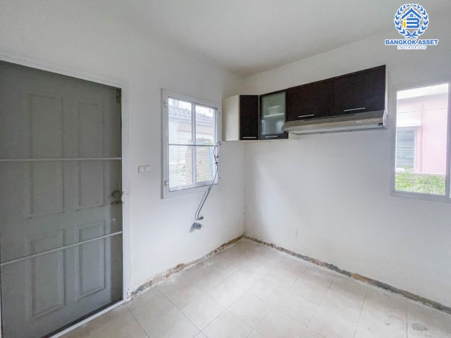 *****บ้านเดี่ยวมือสองนนทบุรี หมู่บ้าน พฤกษาวิลเลจ10 บางใหญ่ บ้านหลังใหญ่เนื้อที่กว่า 51 ตร.ว. ฟังก์ชัน 3 ห้องนอน 2 ห้องน้ำ 1 จอดรถ บ้านสภาพดี แถมฟรี! 1 ตู้เย็น บนทำเลแห่งการเดินทาง ใกล้รถไฟฟ้าสายสีม่วง "สถานีตลาดบางใหญ่" และทางด่วน "ศรีรัช" จองเลย!